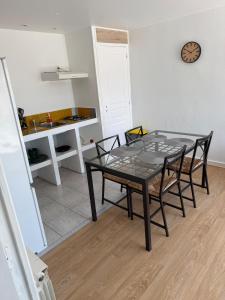 Appartements Appartement independant Chez Amel & Remi : photos des chambres