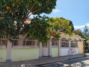 Hospedaje Las Flores Pedernales