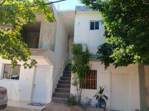 Hospedaje Las Flores Pedernales