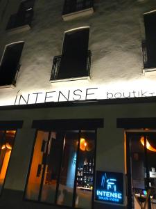Intense Boutik-Hôtel