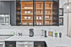 Penthouse City View Flat Modern Design with Balcony