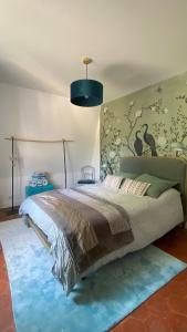 Signature topfloor flat in a shared XIX century Mansion in Western Paris