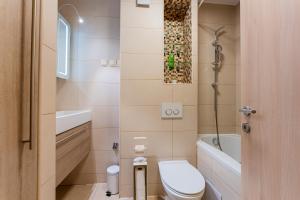 Flexible SelfCheckIns 111 - Zagreb - Parking - 2 Bedrooms - Loggia