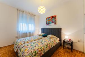 Flexible SelfCheckIns 111 - Zagreb - Parking - 2 Bedrooms - Loggia
