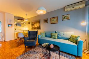 Flexible SelfCheckIns 111 - Zagreb - Parking - 2 Bedrooms - Loggia