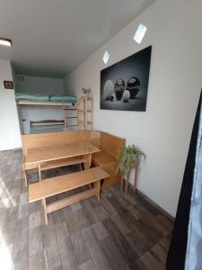 Casa con jardin y parrilla cerca de playa y Mute