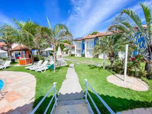 Casas no Residencial Mont Sião com 2 ou 3 suítes (todas com ar condicionado) condomíno a poucos metros da praia de Taperapuã (Axé Moi), com 2 piscinas adulto, 2 infantil, sauna e 2 portarias, casas com internet privativa 300MBPS