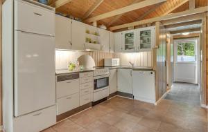 Stunning Home In Oksbøl With Wifi