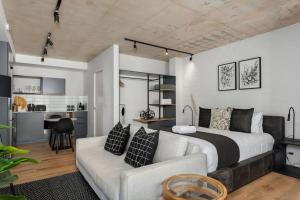 Gorgeous Sea Point Apartment