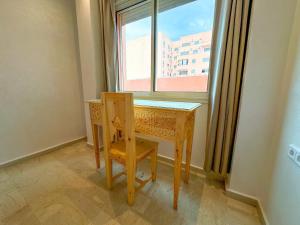 Elegant 2-Bedroom Duplex Downtown Private Terrace