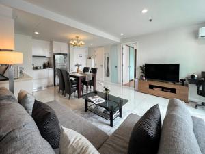 Spacious City 69 SQM - Fast WiFi - BTS Chong Nonsi