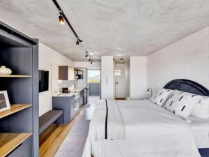 Beautiful Home Perfect Location