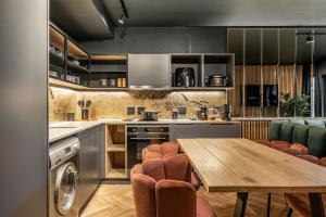 Exceptional Condo with Jacuzzi