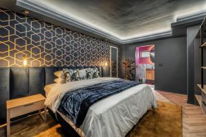 Exceptional Condo with Jacuzzi