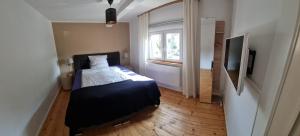 Helle DHH mit überdachter Terrasse