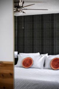 LumberJill Lodge Room 8