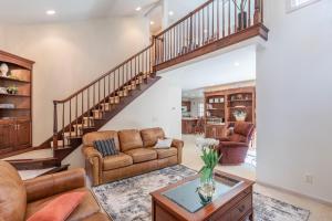 Spring Mountain Cove