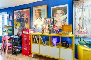 8 Mi to Dtwn Denver Groovy Pet-Friendly Condo