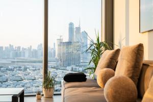 Sobha Waves Grande Big 1BR apt Burj Khalifa views!