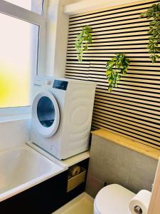 K-Apartments Ferienwohnung Monteurwohnung 2 Schlafzimmer WLAN Parkplatz 60m2 1-5 Personen