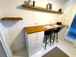 K-Apartments Ferienwohnung Monteurwohnung 2 Schlafzimmer WLAN Parkplatz 60m2 1-5 Personen