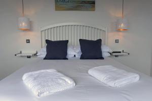 Am Byth - Spectacular Sea Views and Hot Tub