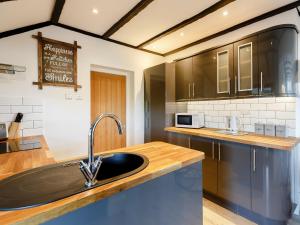 Serenity Sands - Uk30265