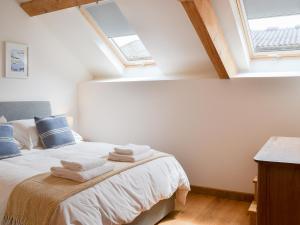 The Oak Stall - Uk11023