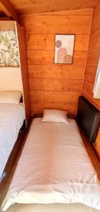 Chalets Studio eco-construit - climatisation & parking : photos des chambres