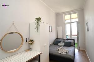 MMRent Shipyard Room