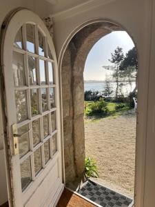 Belle maison familiale vue sur mer, accès direct à la plage