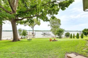 Lakefront Home w Private Dock in Grove