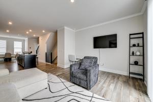 2 Mi to Uptown Charlotte Family Townhome!