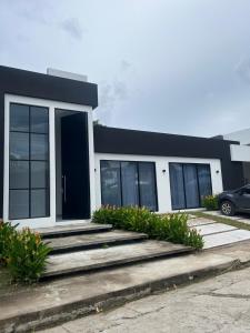 Mint House Escape - Vily, Ricaurte