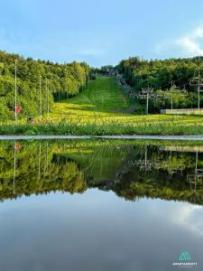 APARTAMENTY SZYNDZIELNIA 2 POKOJE & BALKON & PARKING & ROWEROWNIA WORKATION Home OFFICE - NOWA NAJLEPSZA BAZA WYPADOWA W BESKIDY