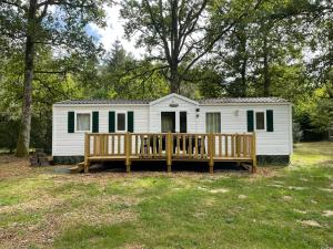 Campings Bungalow TORNADO climatise avec 3 chambres : photos des chambres