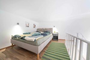 Whistle & Bloom 2 Bedroom Apartment S13