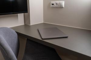 The Minion Elegant Suite Piraeus