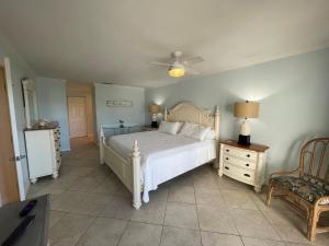 Siesta Dunes 1-402 by Siesta Dunes