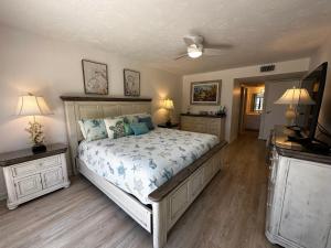 Siesta Dunes 2-100 by Siesta Dunes