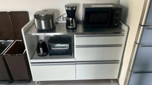 Entire 2nd floor, near the sea, tavern on the 1st floor, maximum 8 people, check out at 12 pm