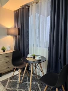 Walk to SM Baguio and Session Studio Condo with Netflix