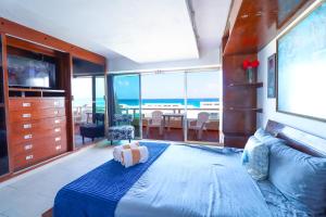 "Stunning Ocean View Cozy Suite"
