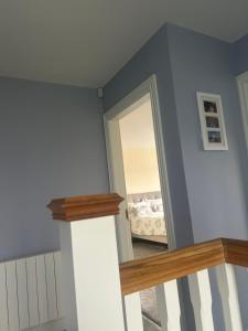 1 luxurious room in family home