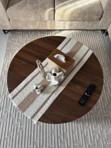 شقة بغرفة نوم وصالة مع اطلاله