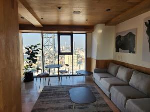 Steps to Historic C and Reforma