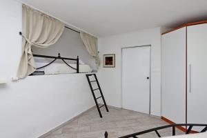 Holiday house with a parking space Novi Vinodolski - 17533