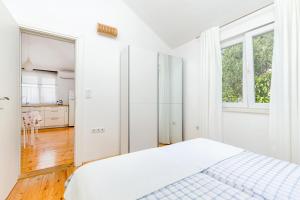 Apartments by the sea Razanj, Rogoznica - 12733