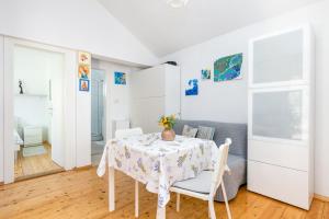 Apartments by the sea Razanj, Rogoznica - 12733