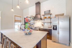 Walk to Lake Home with Community Perks in Canadian!